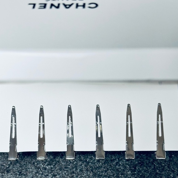 Chanel GWP 6 Beauté Hair Clips - Picture 3 of 6